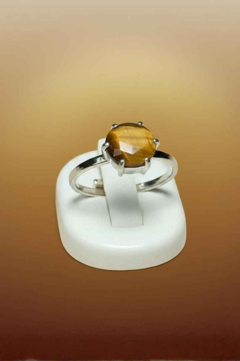 Anillo de plata con piedra ojo de tigre