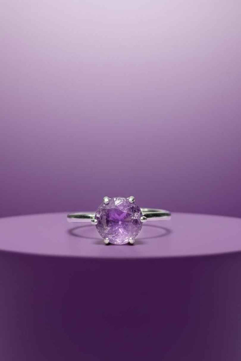 Anillo de plata con piedra amatista natural