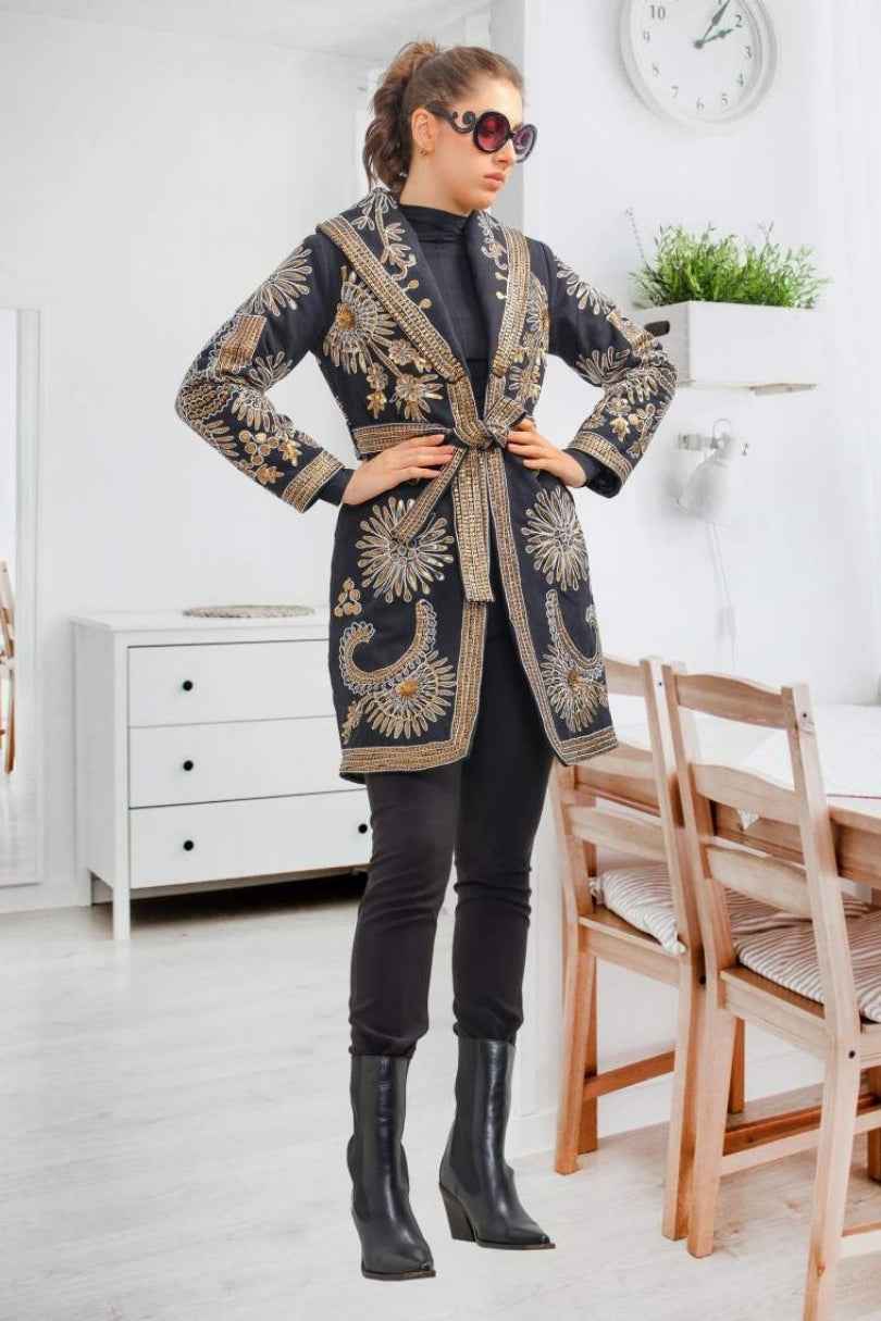 Abrigo Yara con Bordado Dorado