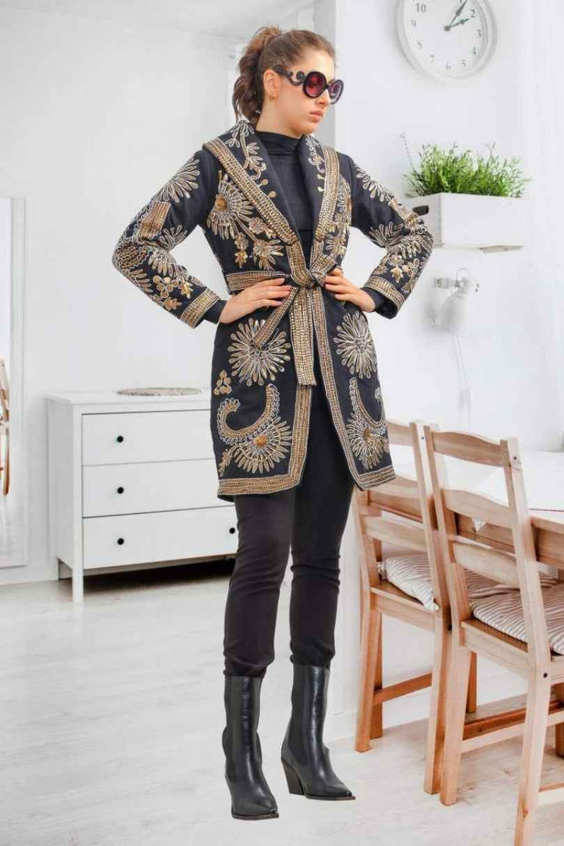 Abrigo Yara con Bordado Dorado