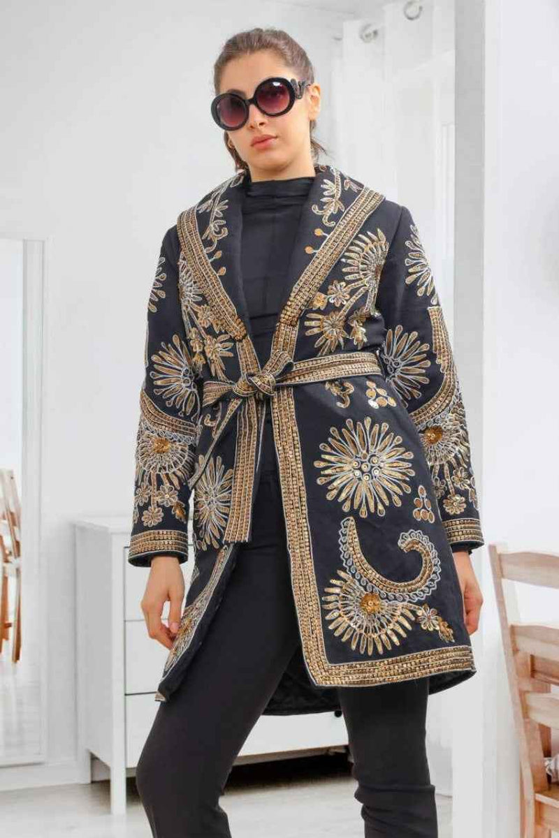 Abrigo Yara con Bordado Dorado
