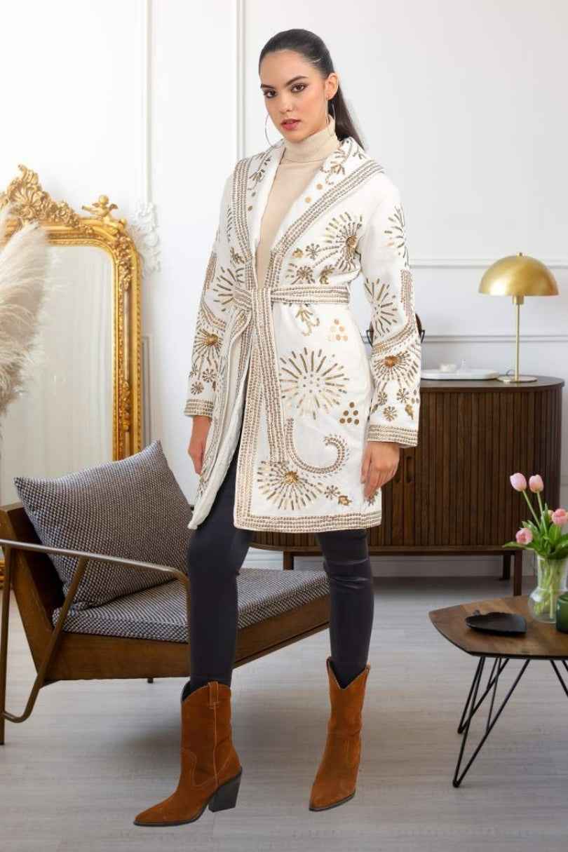 Abrigo Yara con Bordado Dorado