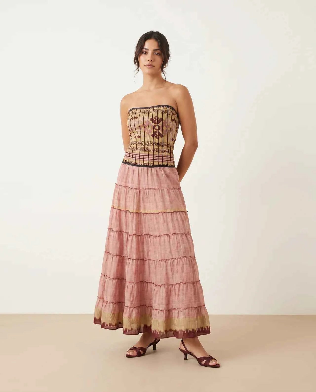 Vestido Évora | La Elegancia Artesanal que Despierta Todas las Miradas