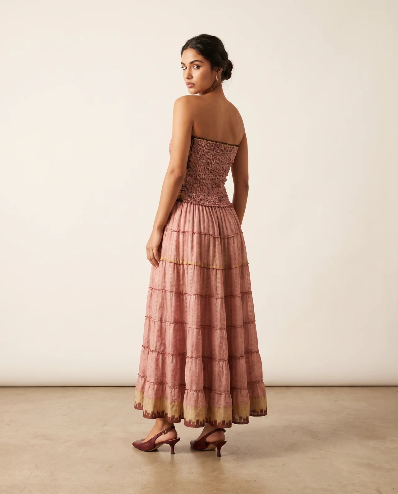 Vestido Évora | La Elegancia Artesanal que Despierta Todas las Miradas