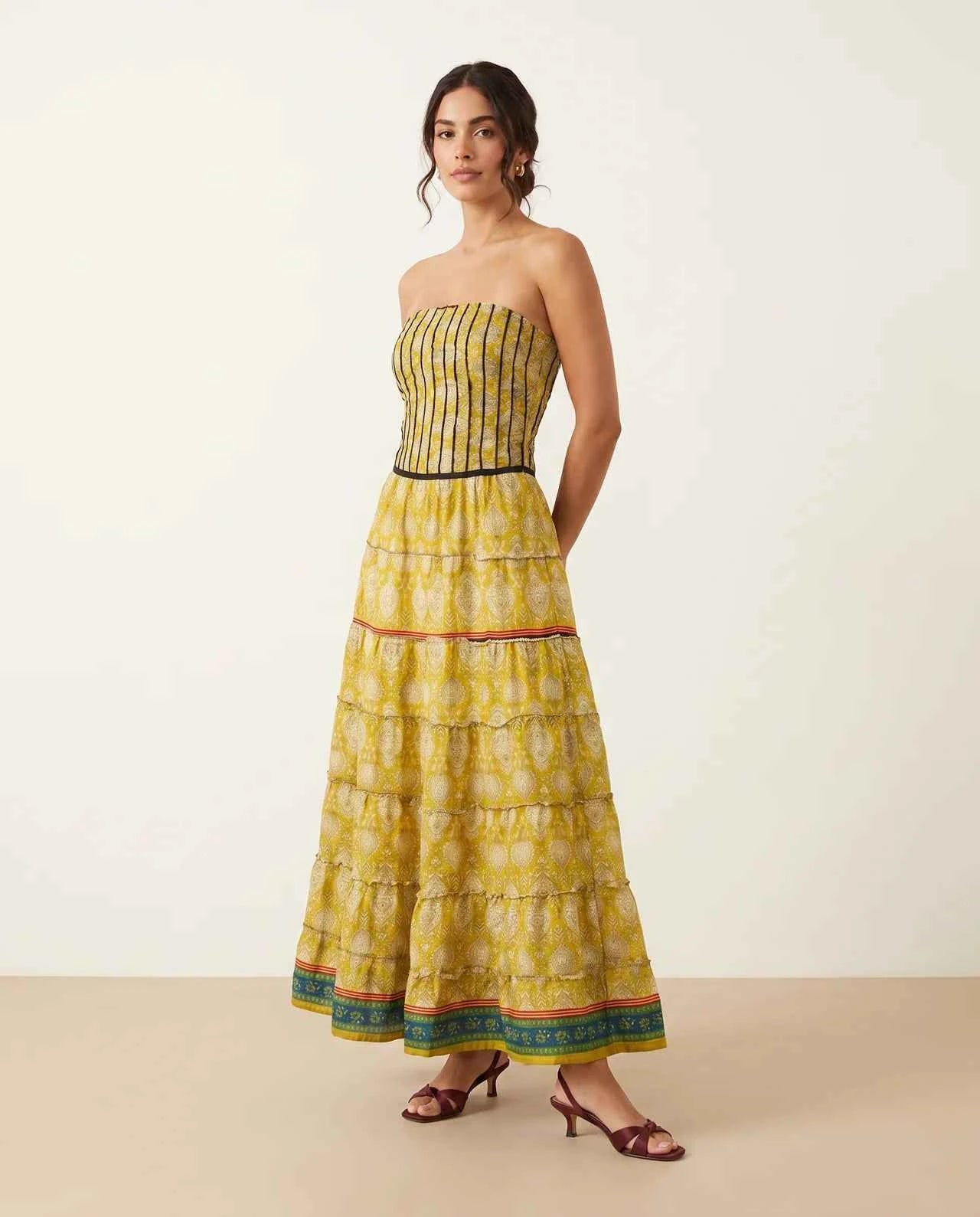 Vestido Évora | La Elegancia Artesanal que Despierta Todas las Miradas
