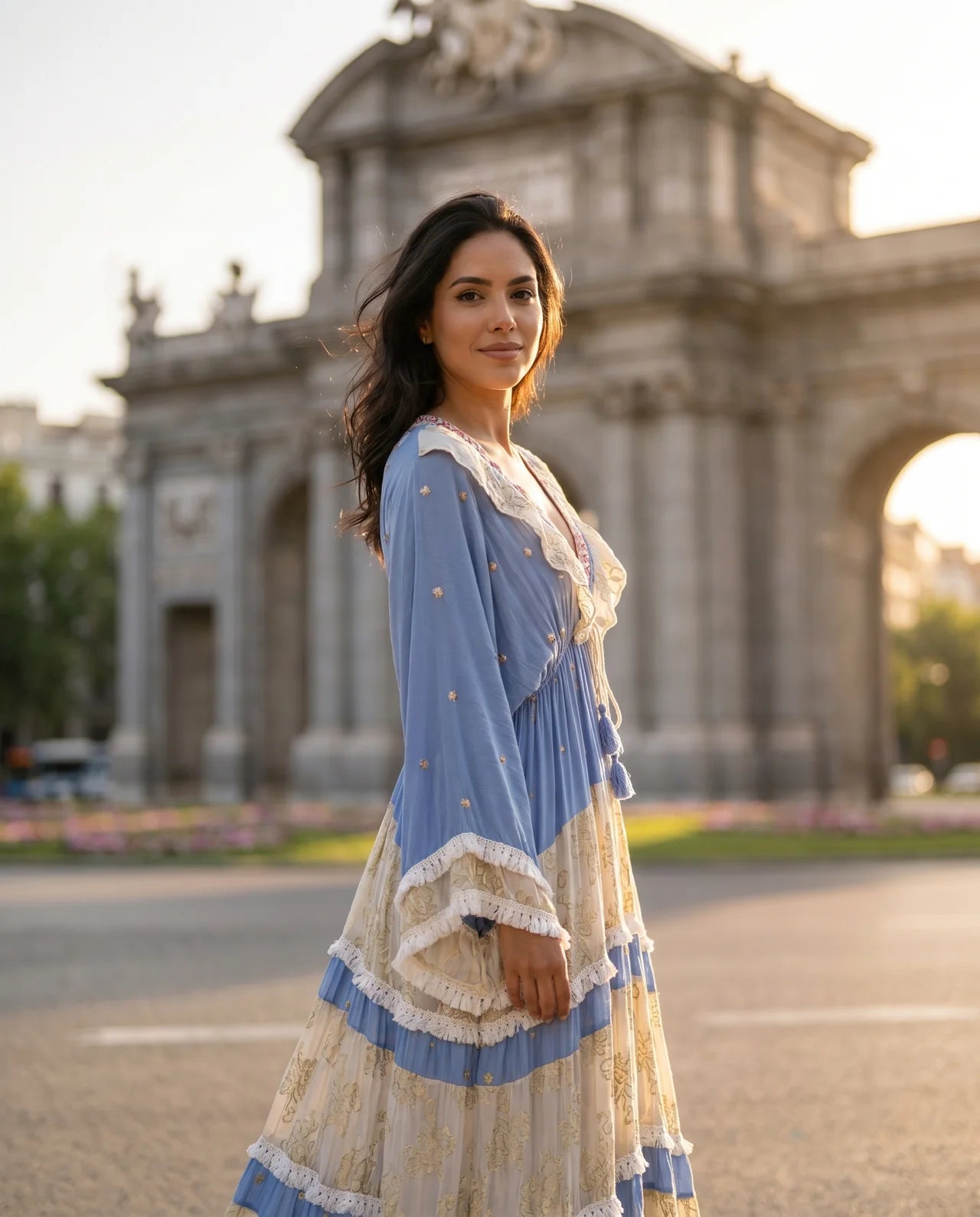 Vestido Bianca – Encanto Bohemio de Lujo Porque refleja perfectamente su diseño fluido, sus delicados bordados y su aire elegante y exclusivo