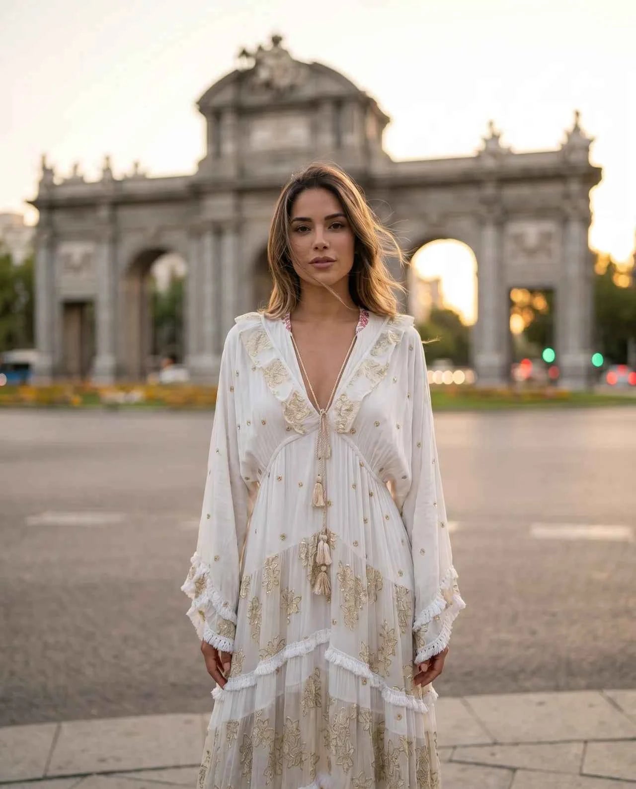 Vestido Bianca – Encanto Bohemio de Lujo Porque refleja perfectamente su diseño fluido, sus delicados bordados y su aire elegante y exclusivo