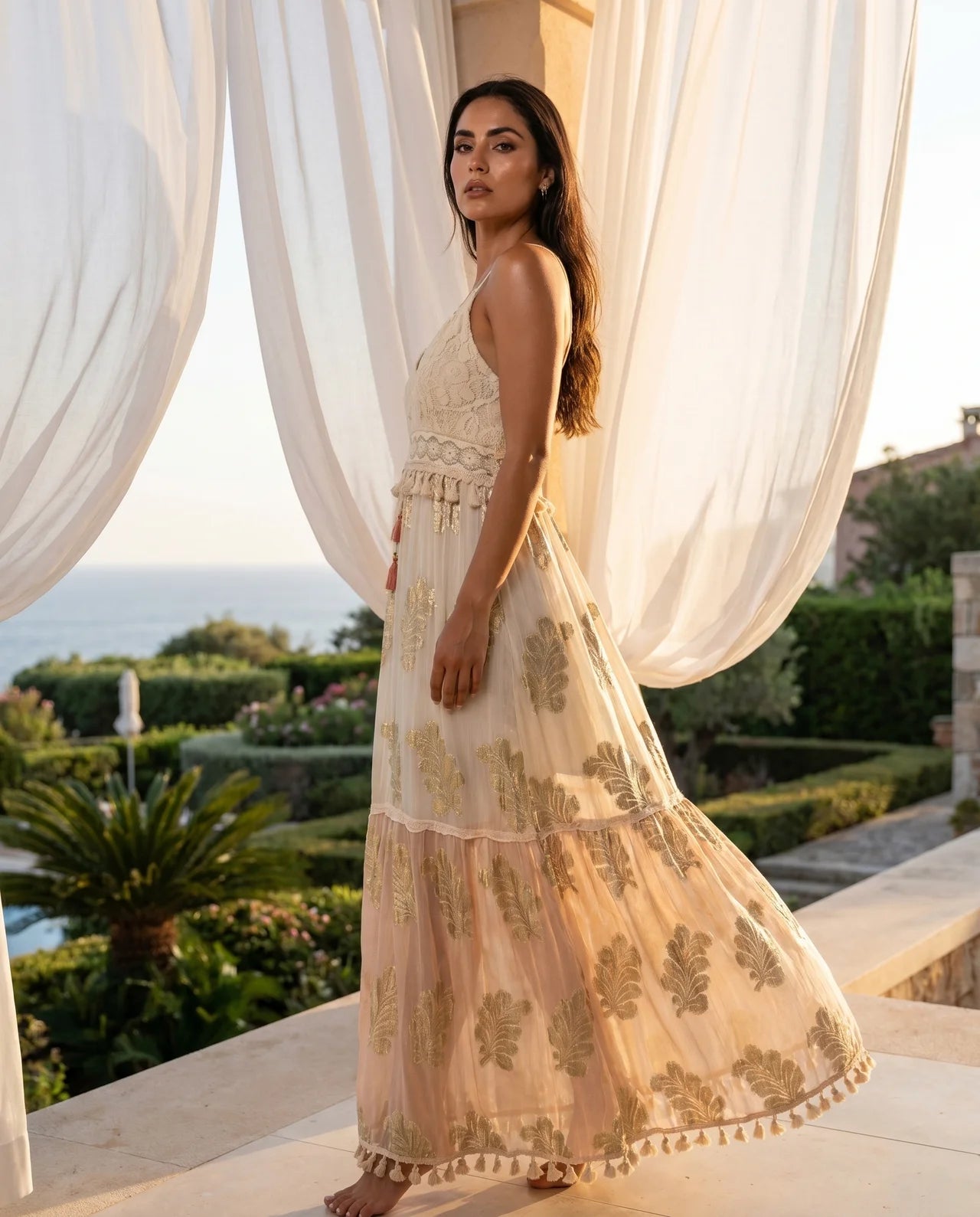 Vestido Nuora | Brillo y Elegancia en Lurex Diseñado para destacar con un acabado luminoso y sofisticado que realza tu estilo en cualquier ocasión.