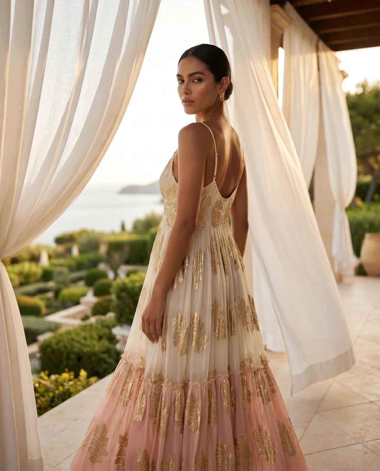 Vestido Nuora | Brillo y Elegancia en Lurex Diseñado para destacar con un acabado luminoso y sofisticado que realza tu estilo en cualquier ocasión.
