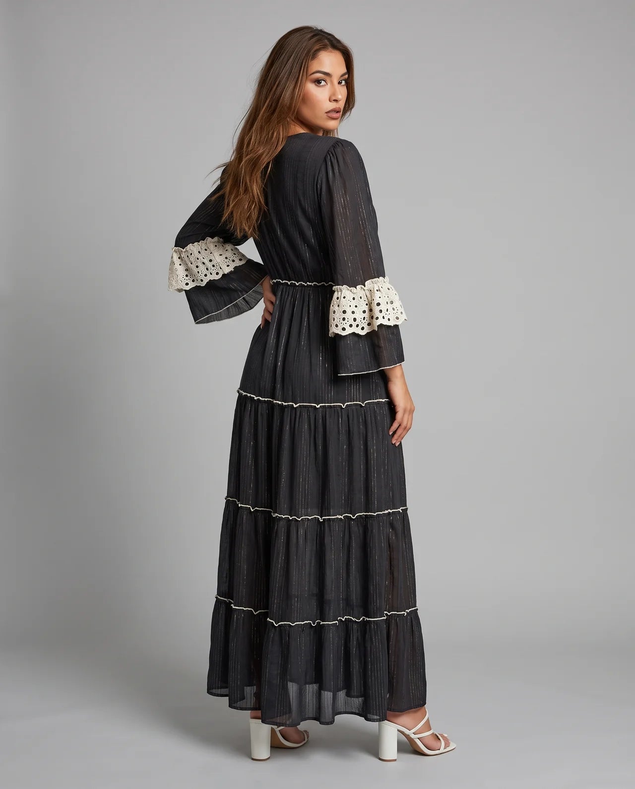 Yale Dress – Luxurious Wool Adorned with Handcrafted Sequins